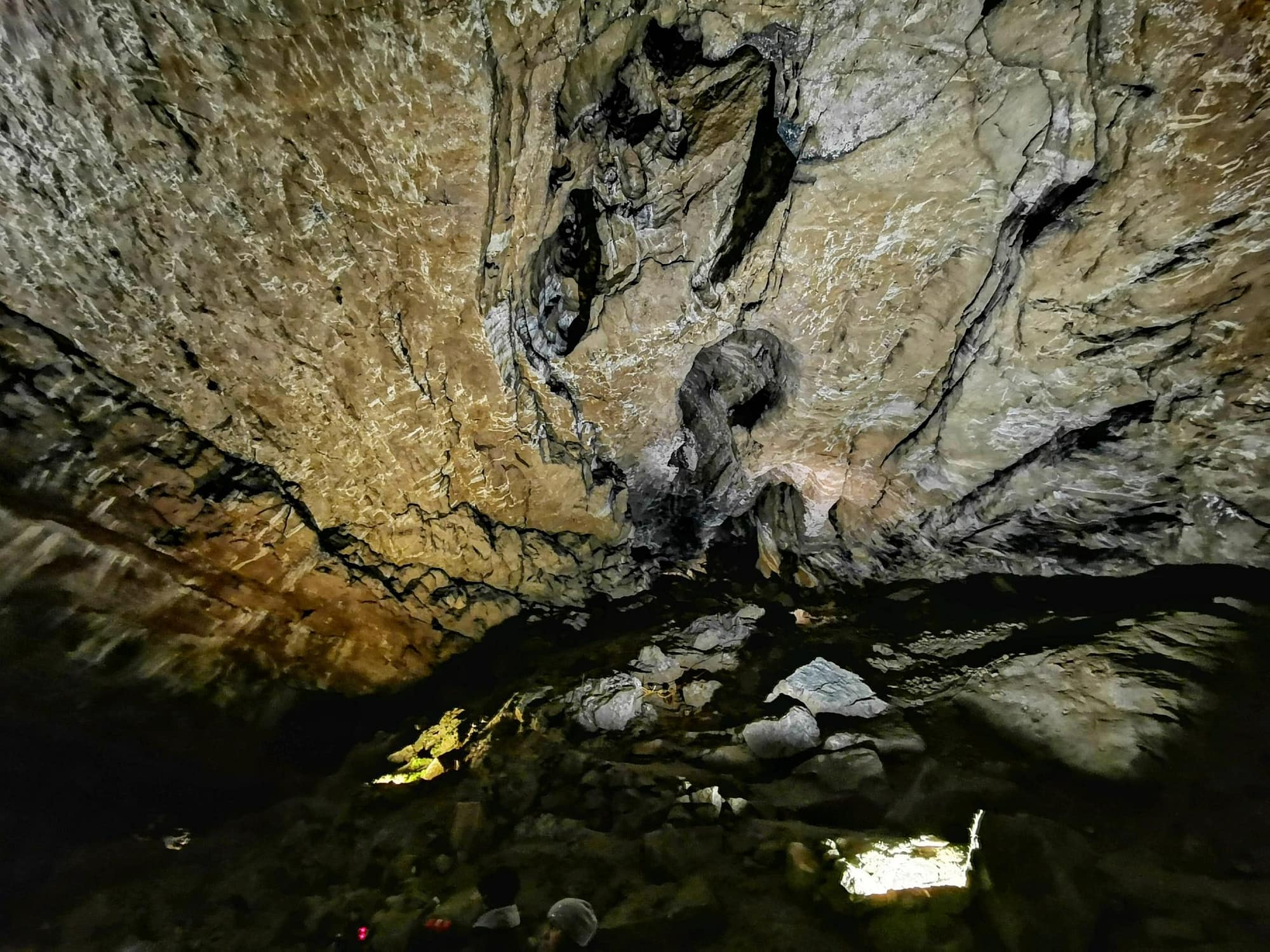 Pierwsze kroki w Peak Cavern